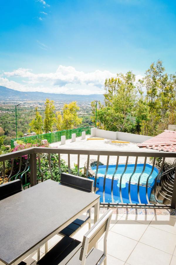 Loma Tranquila Aparthotel Pilas