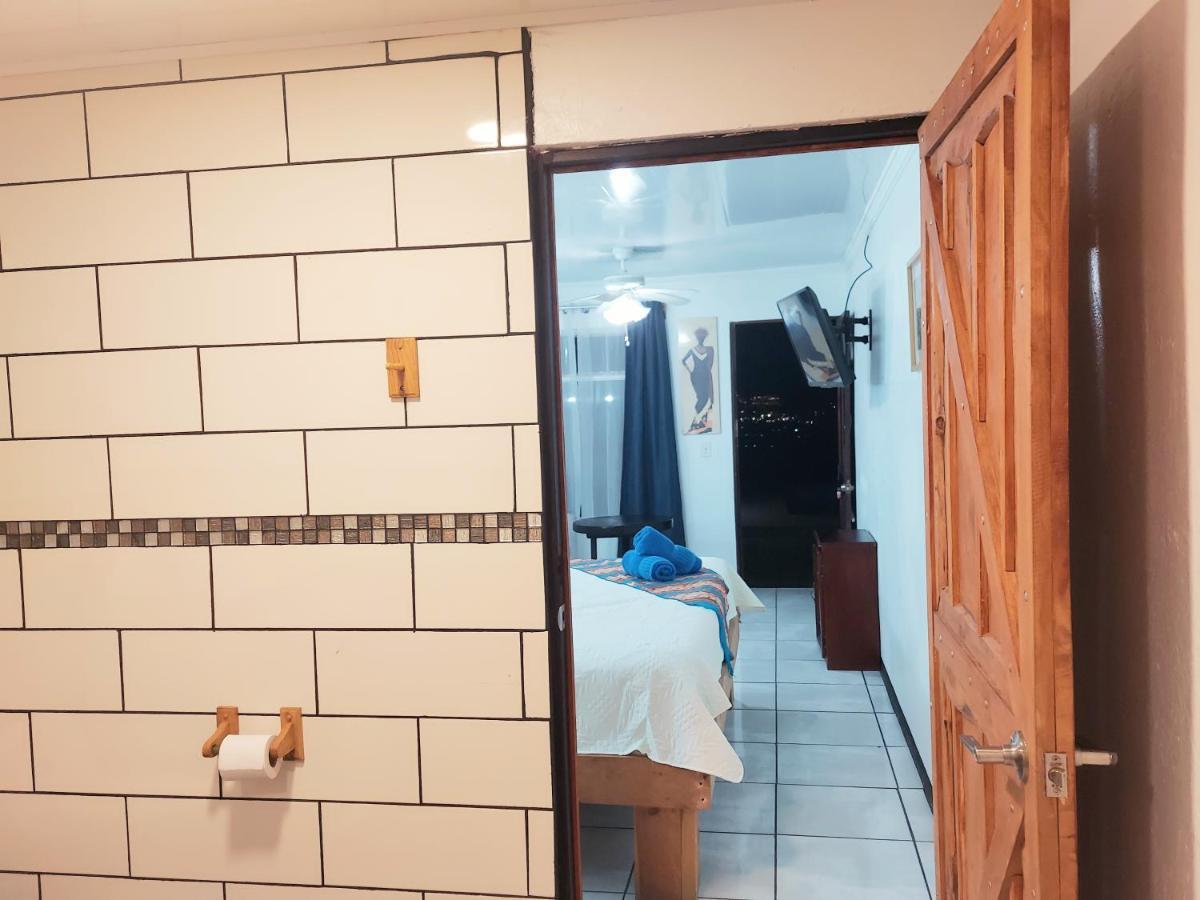 Loma Tranquila Aparthotel Pilas